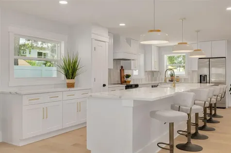 2528 4th Avenue S St Petersburg FL 33712