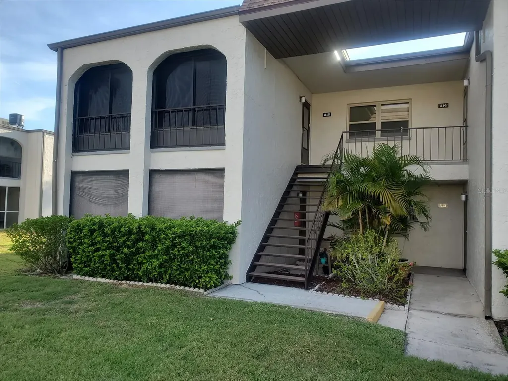 7701 Starkey Road Seminole FL 33777