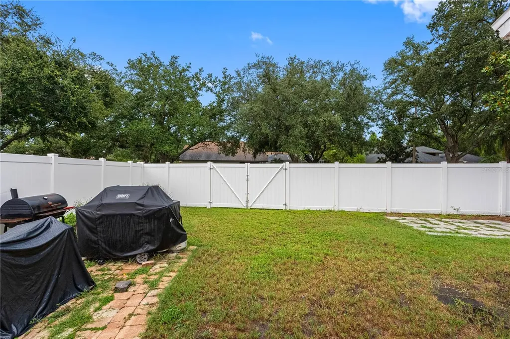 3306 Pin Oak Lane Tampa FL 33618