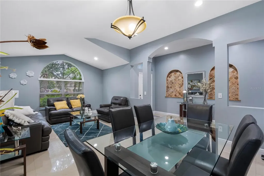 3306 Pin Oak Lane Tampa FL 33618