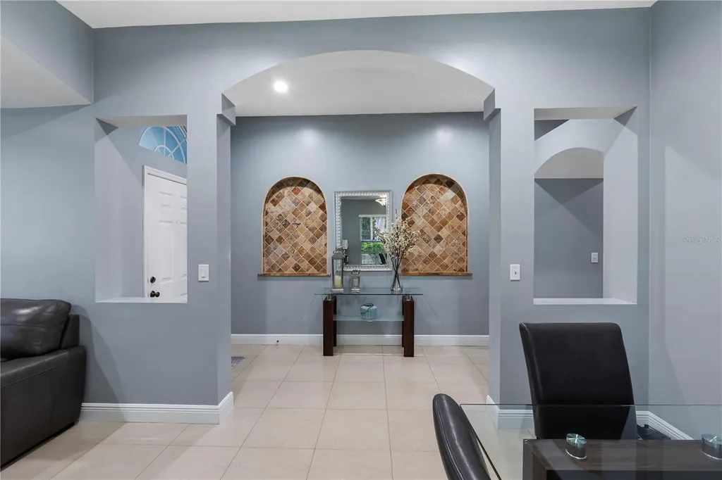 3306 Pin Oak Lane Tampa FL 33618