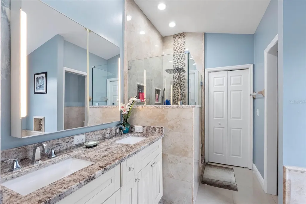 3306 Pin Oak Lane Tampa FL 33618