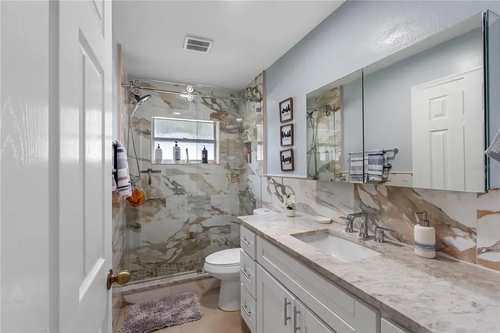 3306 Pin Oak Lane Tampa FL 33618