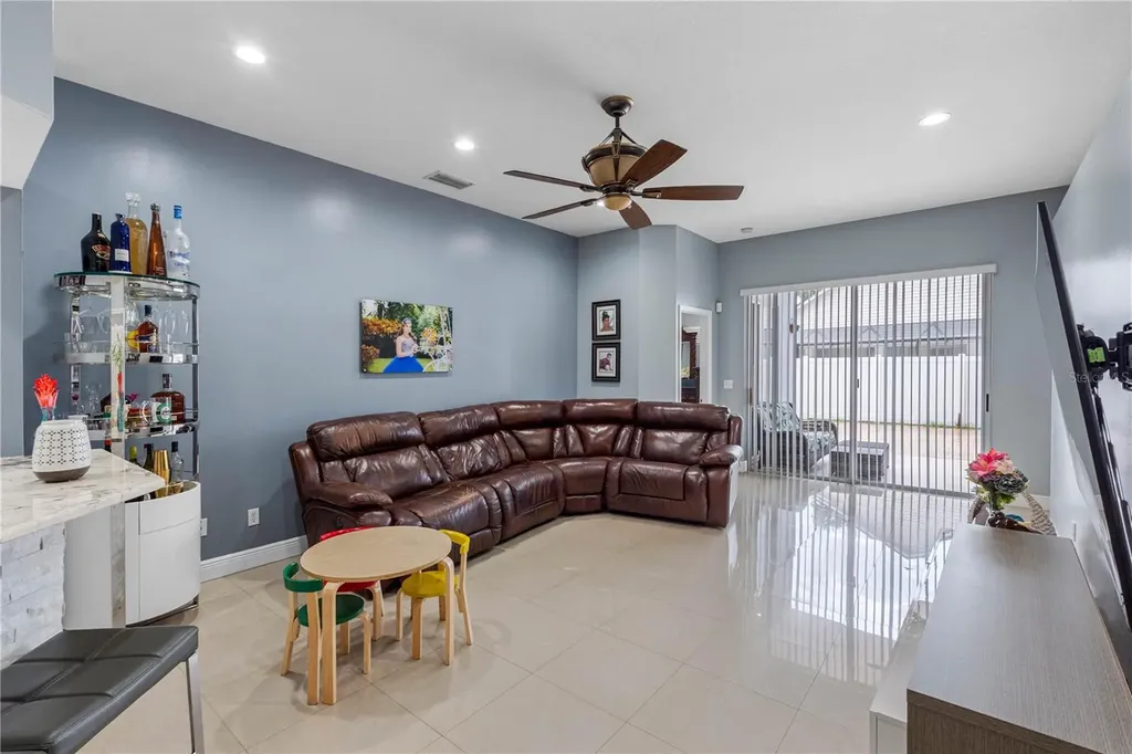 3306 Pin Oak Lane Tampa FL 33618