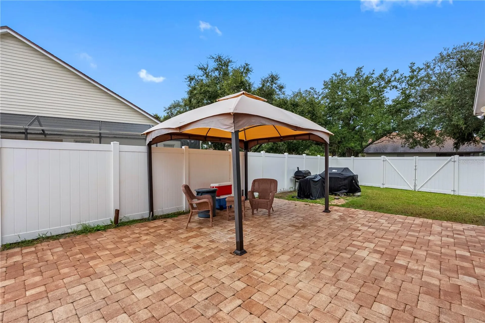 3306 Pin Oak Lane Tampa FL 33618