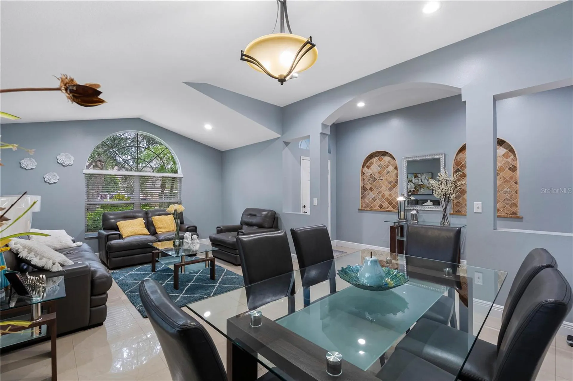 3306 Pin Oak Lane Tampa FL 33618