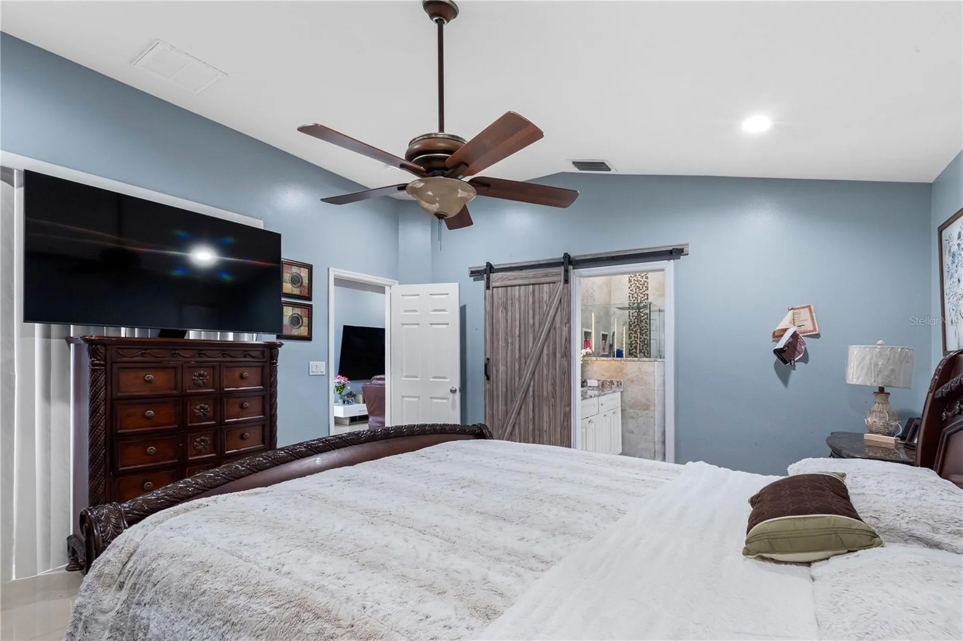 3306 Pin Oak Lane Tampa FL 33618
