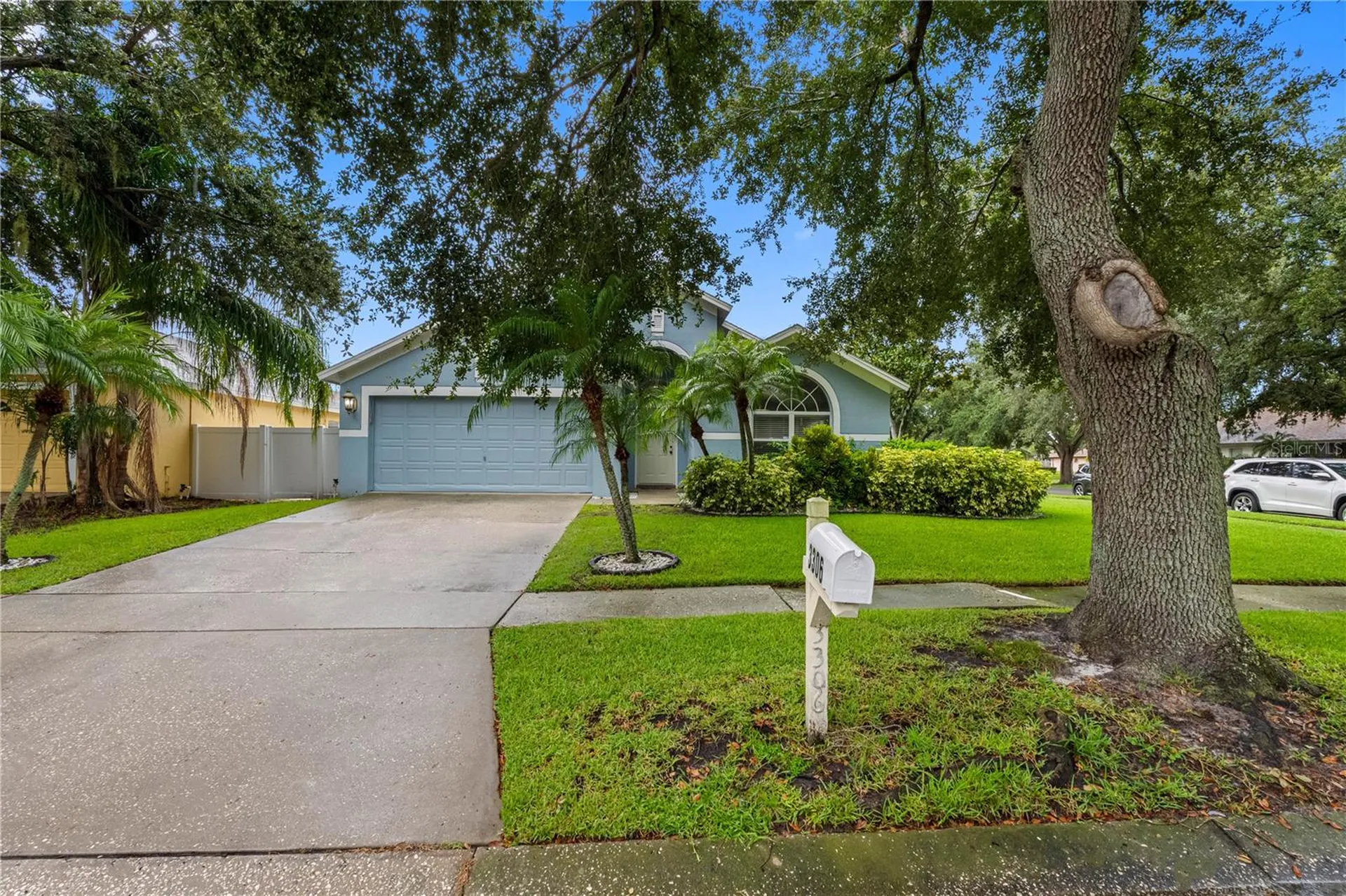 3306 Pin Oak Lane Tampa FL 33618