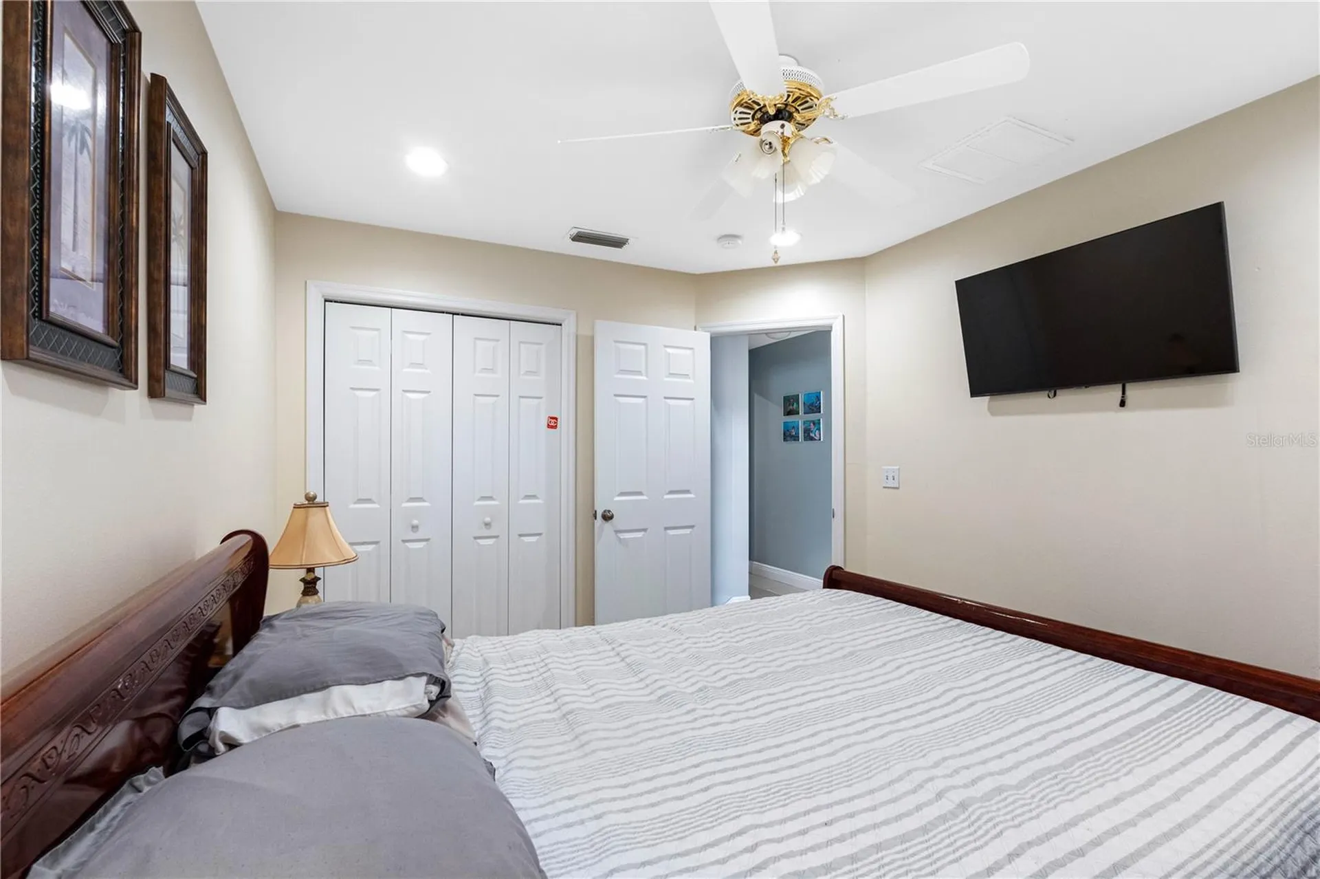 3306 Pin Oak Lane Tampa FL 33618