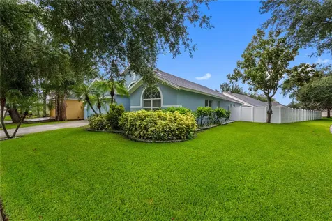 3306 Pin Oak Lane Tampa FL 33618