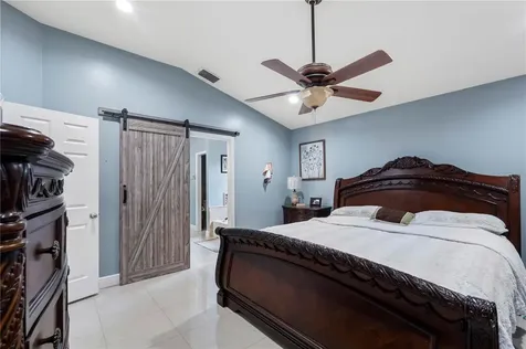 3306 Pin Oak Lane Tampa FL 33618
