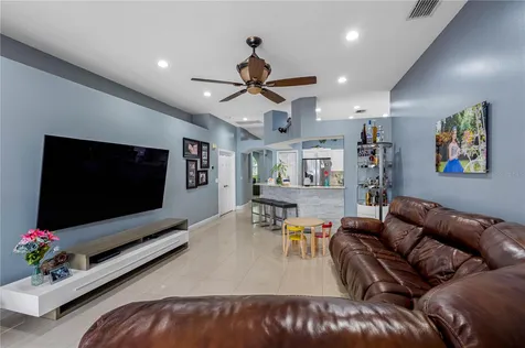 3306 Pin Oak Lane Tampa FL 33618