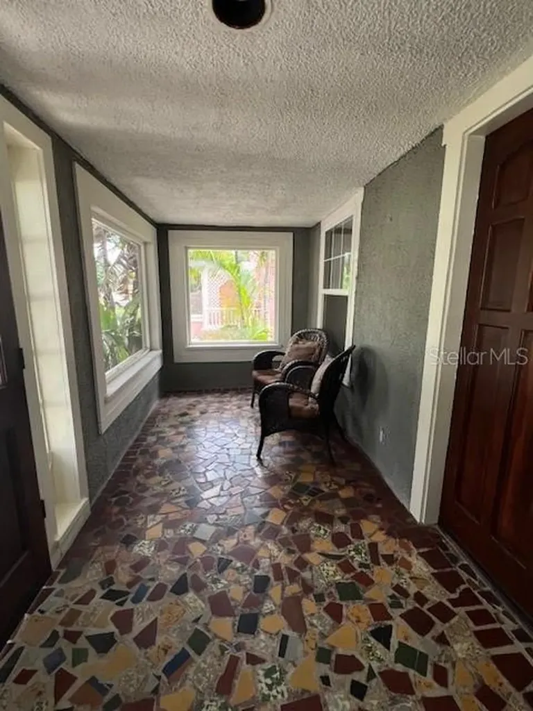 4748 7th Avenue N St Petersburg FL 33713
