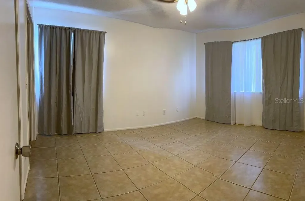 2364 Oak Park Way Orlando FL 32822