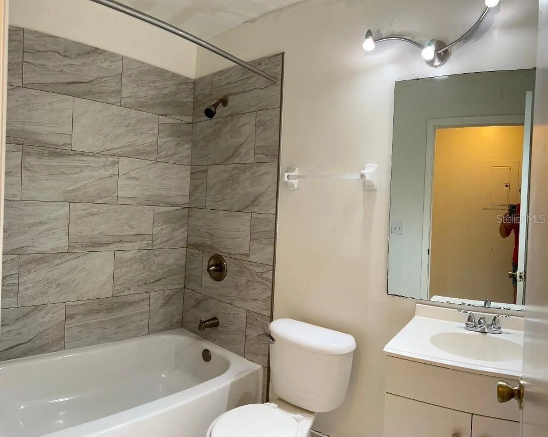 2364 Oak Park Way Orlando FL 32822