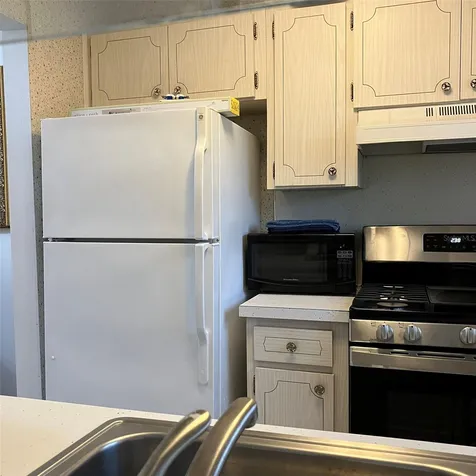 5750 80th Street N St Petersburg FL 33709