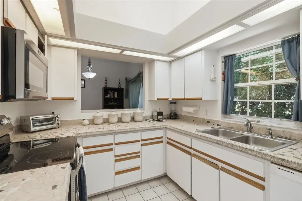 18860 SW 99th Street Dunnellon FL 34432