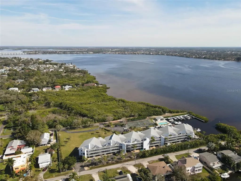 515 Leffingwell Avenue Ellenton FL 34222