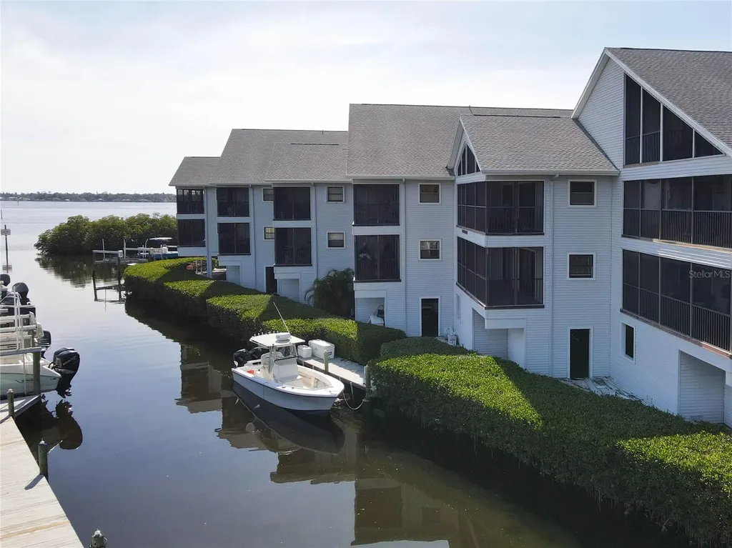 515 Leffingwell Avenue Ellenton FL 34222