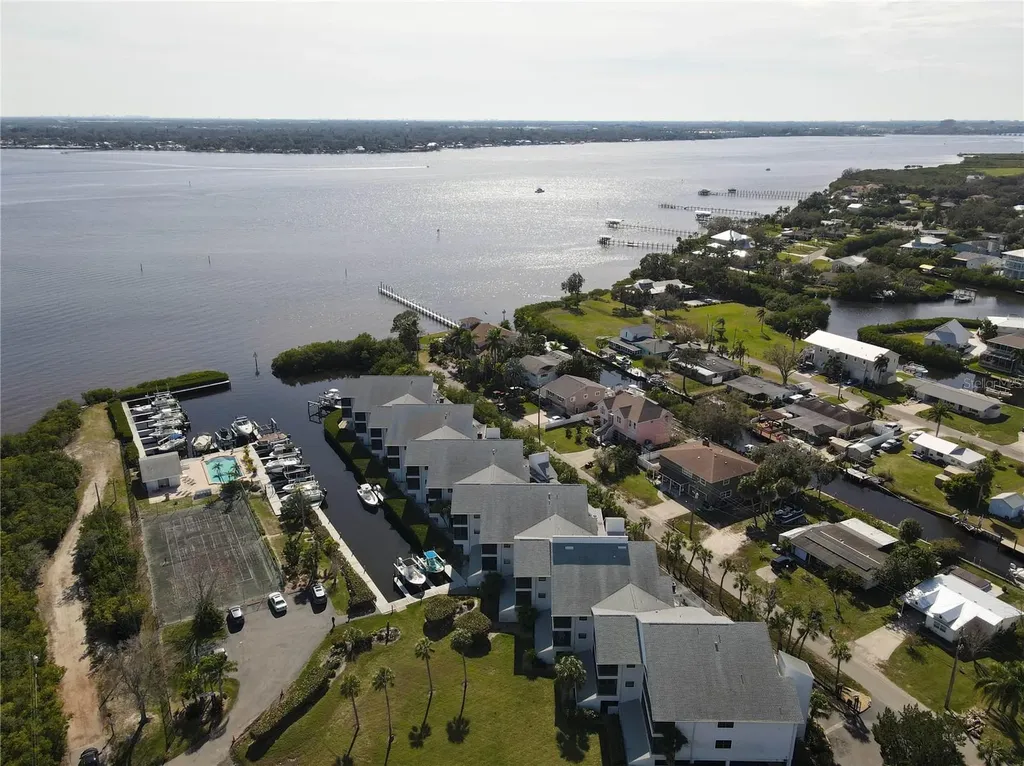 515 Leffingwell Avenue Ellenton FL 34222