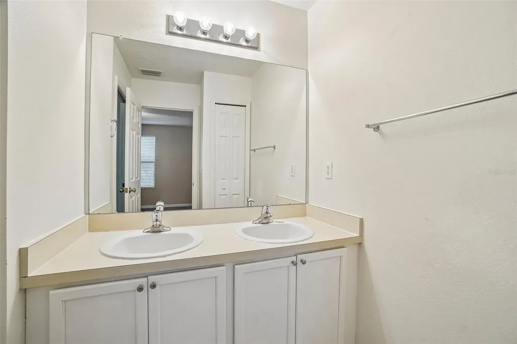 2516 Oleander Lakes Drive Brandon FL 33511