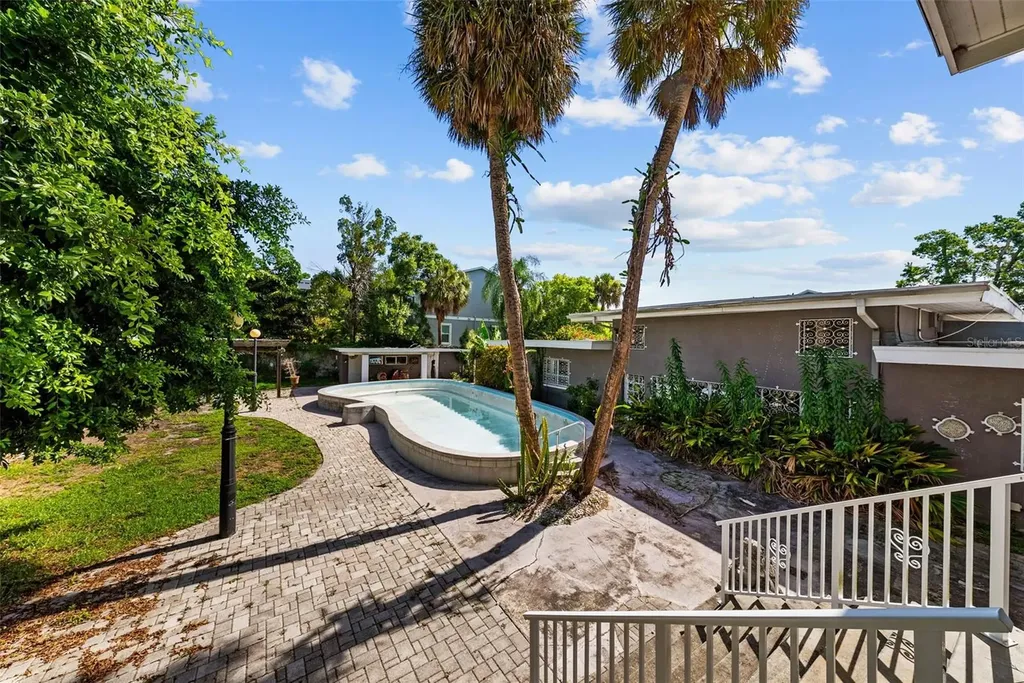 211 S Shore Crest Drive Tampa FL 33609
