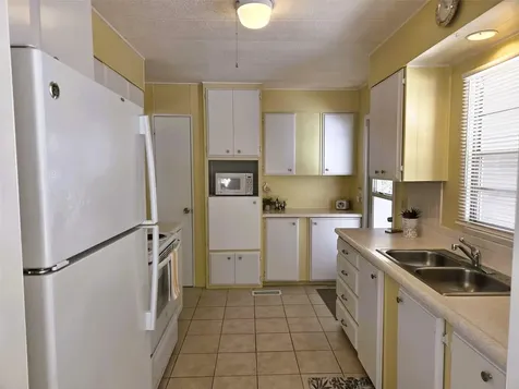 3383 Oakwood Boulevard N Sarasota FL 34237
