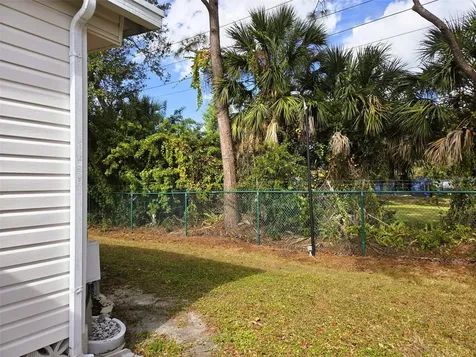 3383 Oakwood Boulevard N Sarasota FL 34237
