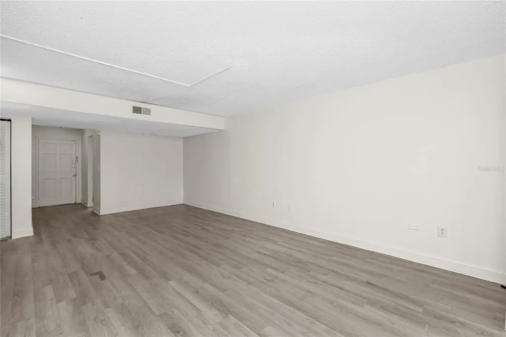 14424 Reuter Strasse Circle Tampa FL 33613