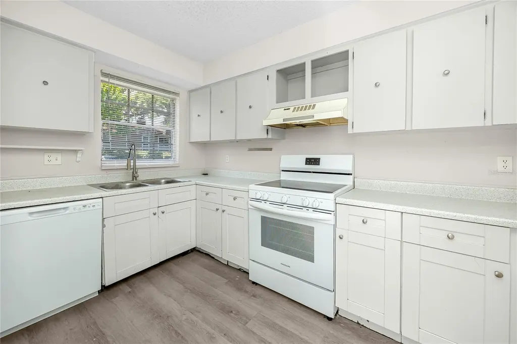 14424 Reuter Strasse Circle Tampa FL 33613