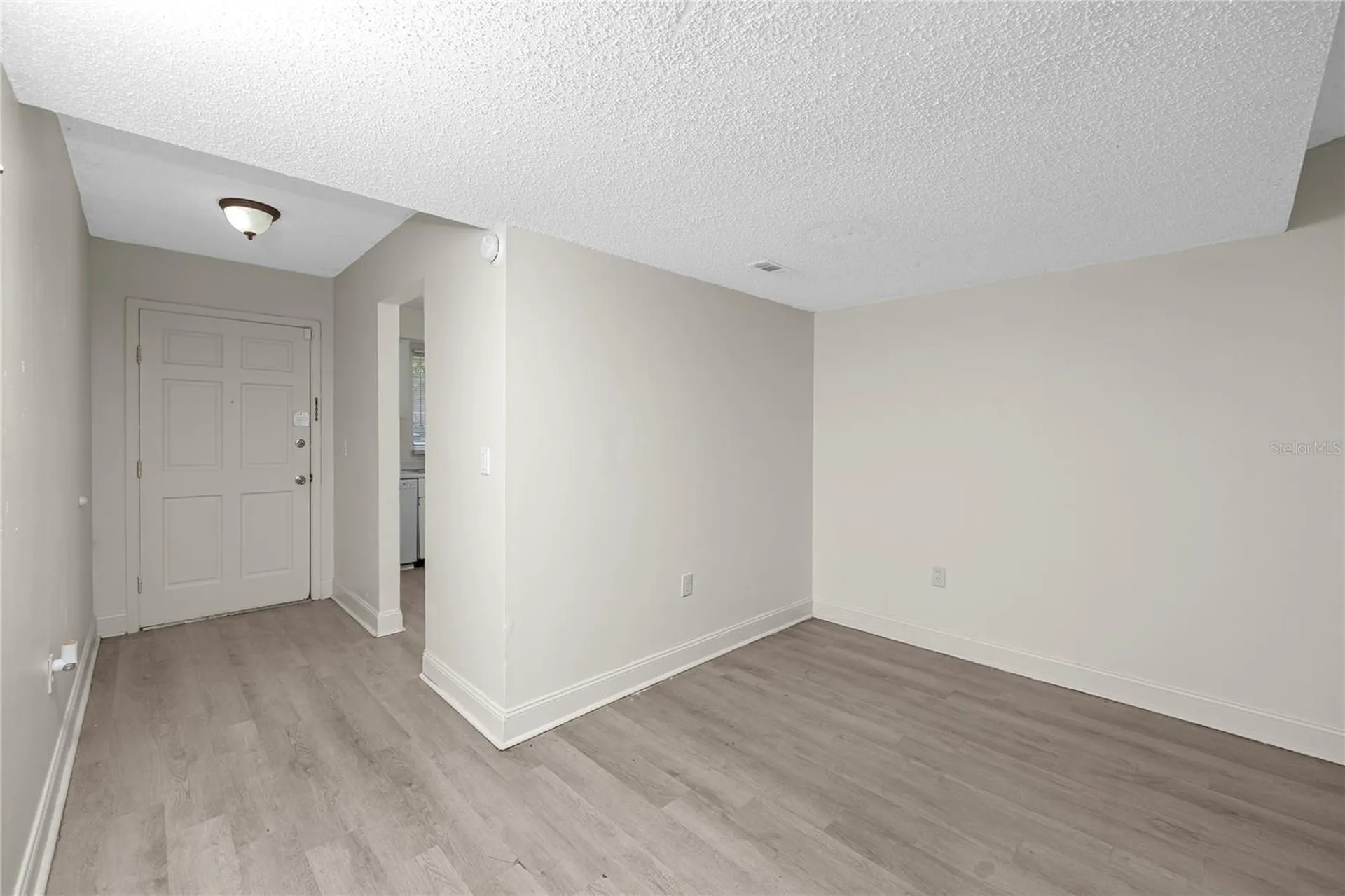 14424 Reuter Strasse Circle Tampa FL 33613