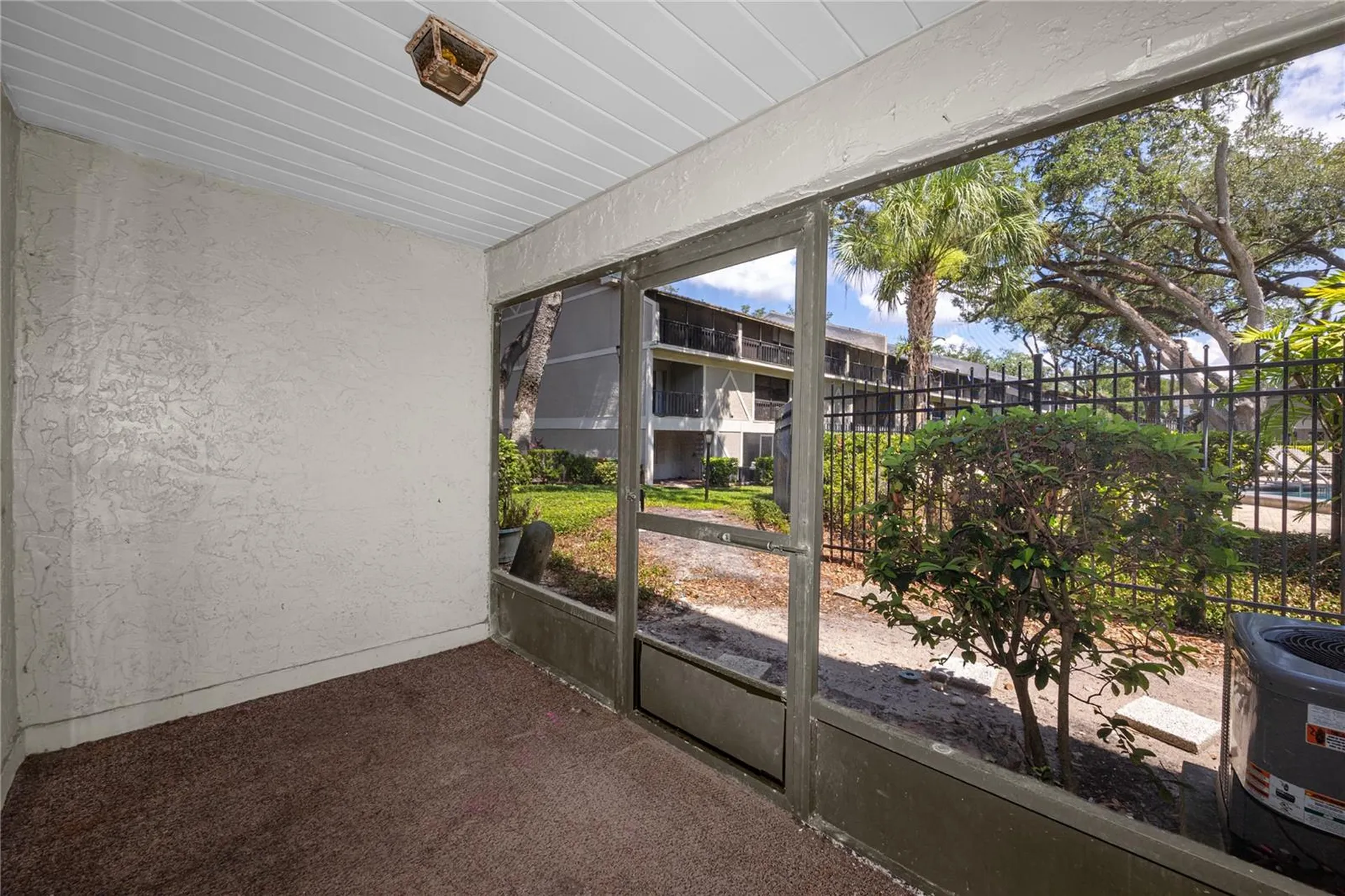 14424 Reuter Strasse Circle Tampa FL 33613