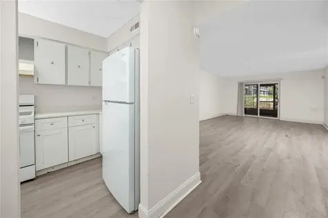 14424 Reuter Strasse Circle Tampa FL 33613