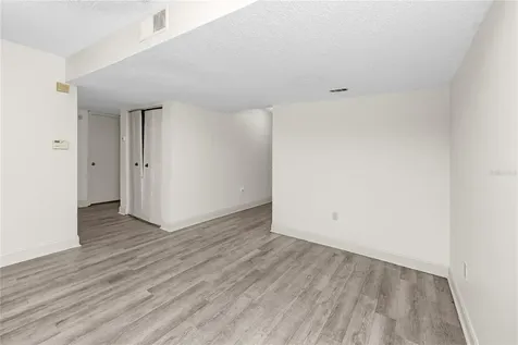 14424 Reuter Strasse Circle Tampa FL 33613