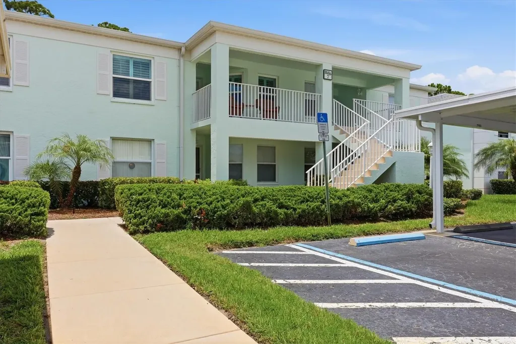 5725 Greenwood Avenue North Port FL 34287