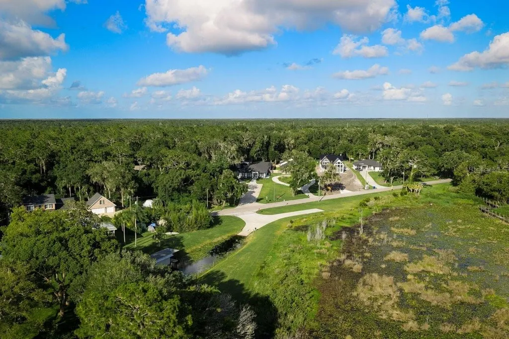 590 Lake Winnemissett Drive Deland FL 32724