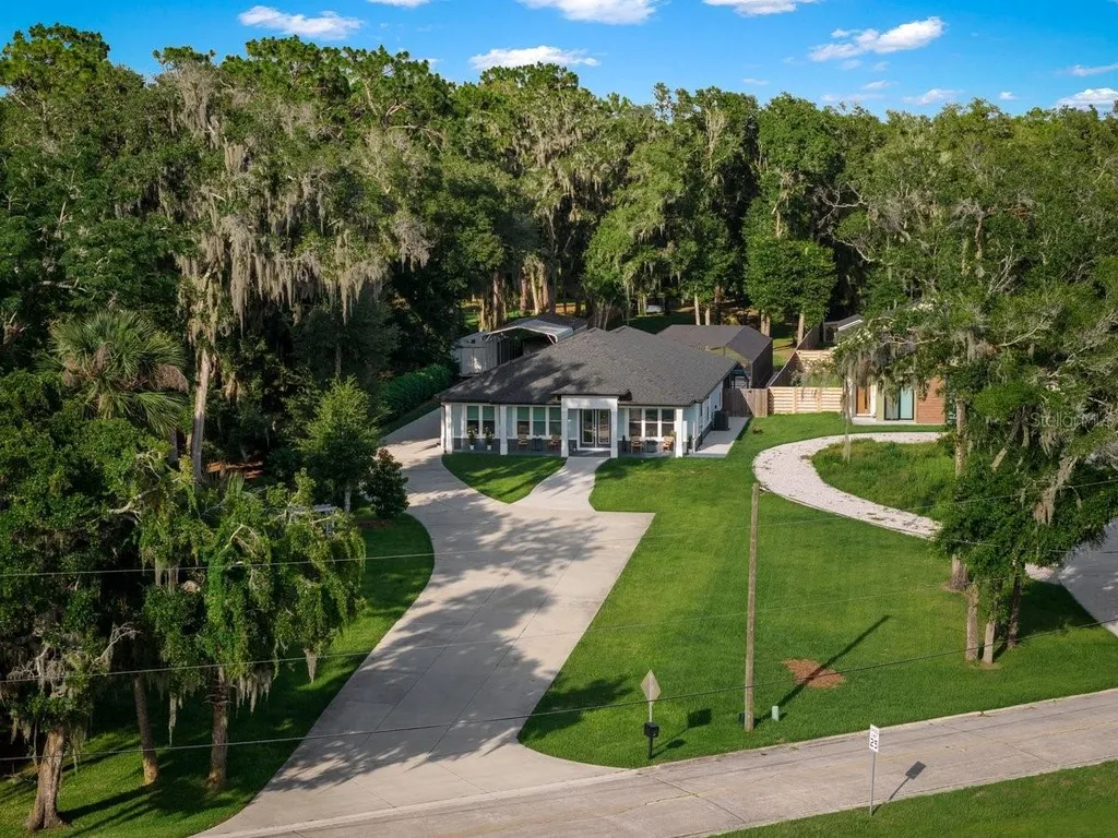 590 Lake Winnemissett Drive Deland FL 32724