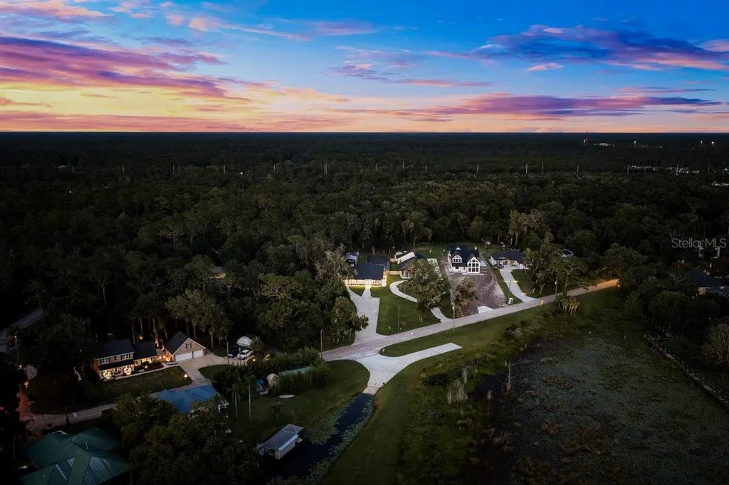 590 Lake Winnemissett Drive Deland FL 32724