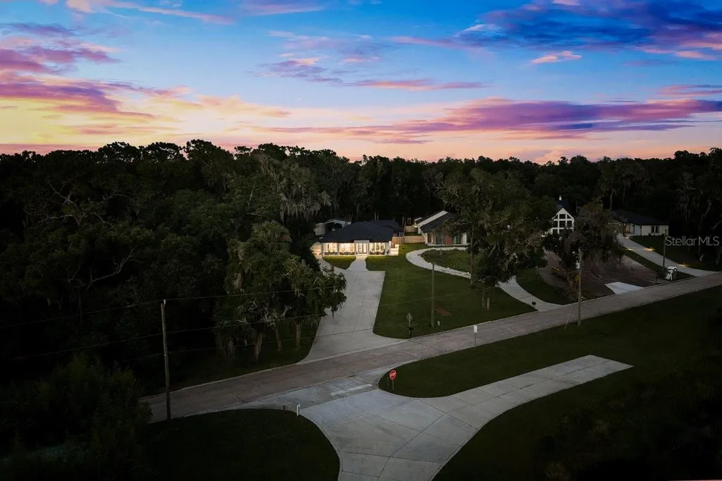 590 Lake Winnemissett Drive Deland FL 32724