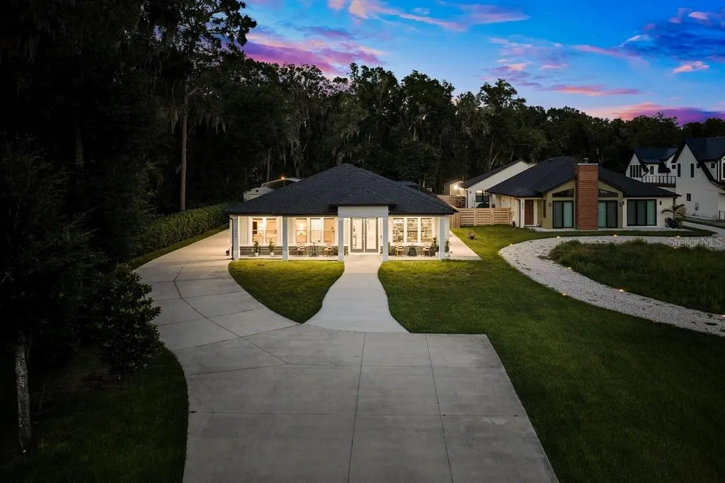 590 Lake Winnemissett Drive Deland FL 32724