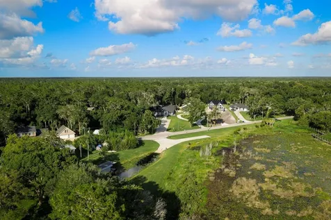 590 Lake Winnemissett Drive Deland FL 32724