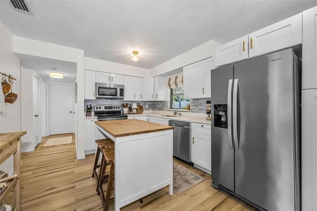 6710 32nd Avenue N St Petersburg FL 33710