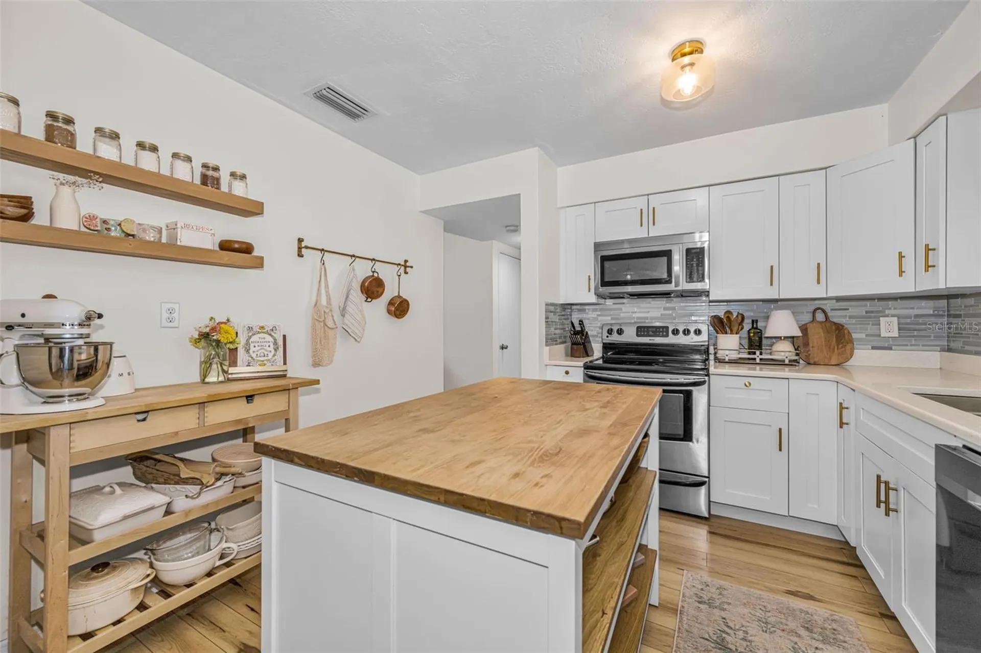 6710 32nd Avenue N St Petersburg FL 33710