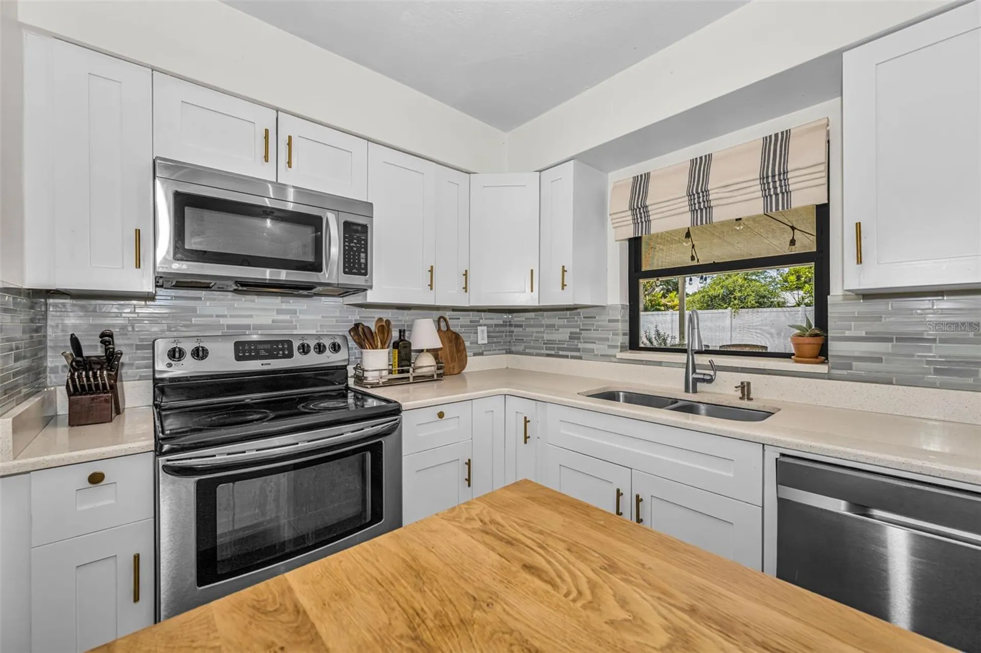 6710 32nd Avenue N St Petersburg FL 33710