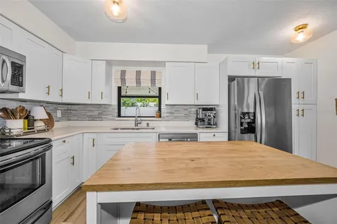 6710 32nd Avenue N St Petersburg FL 33710