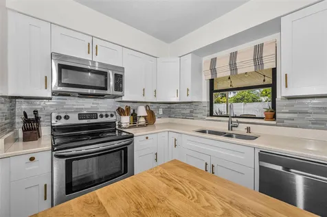 6710 32nd Avenue N St Petersburg FL 33710
