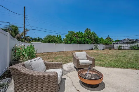 6710 32nd Avenue N St Petersburg FL 33710