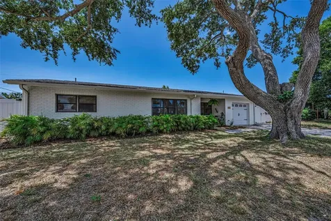 6710 32nd Avenue N St Petersburg FL 33710
