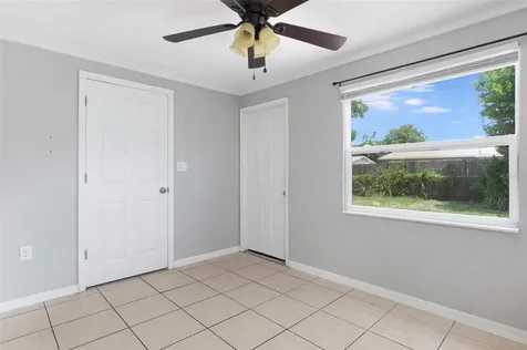 5255 45th Avenue N St Petersburg FL 33709