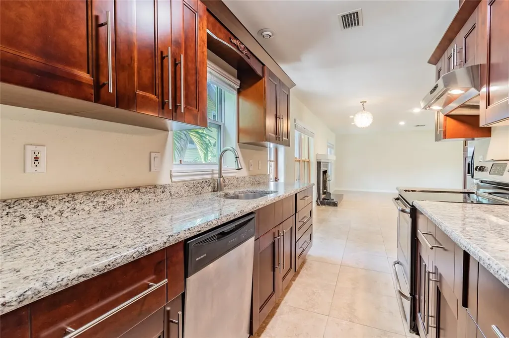 303 Wildwood Way Clearwater FL 33756